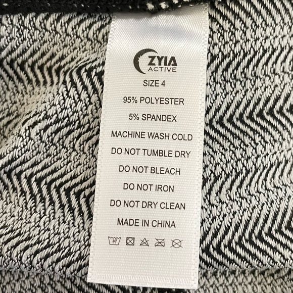 ZYIA Active Black Aztec Adrenaline 7/8 Leggings, Size 4 - Picture 8 of 8